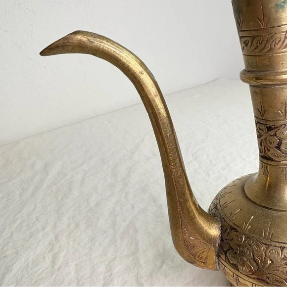 Vintage Solid Brass Teapot Genie Lamp Pitcher Made in India Ornate Etched Floral - Picture 4 of 15